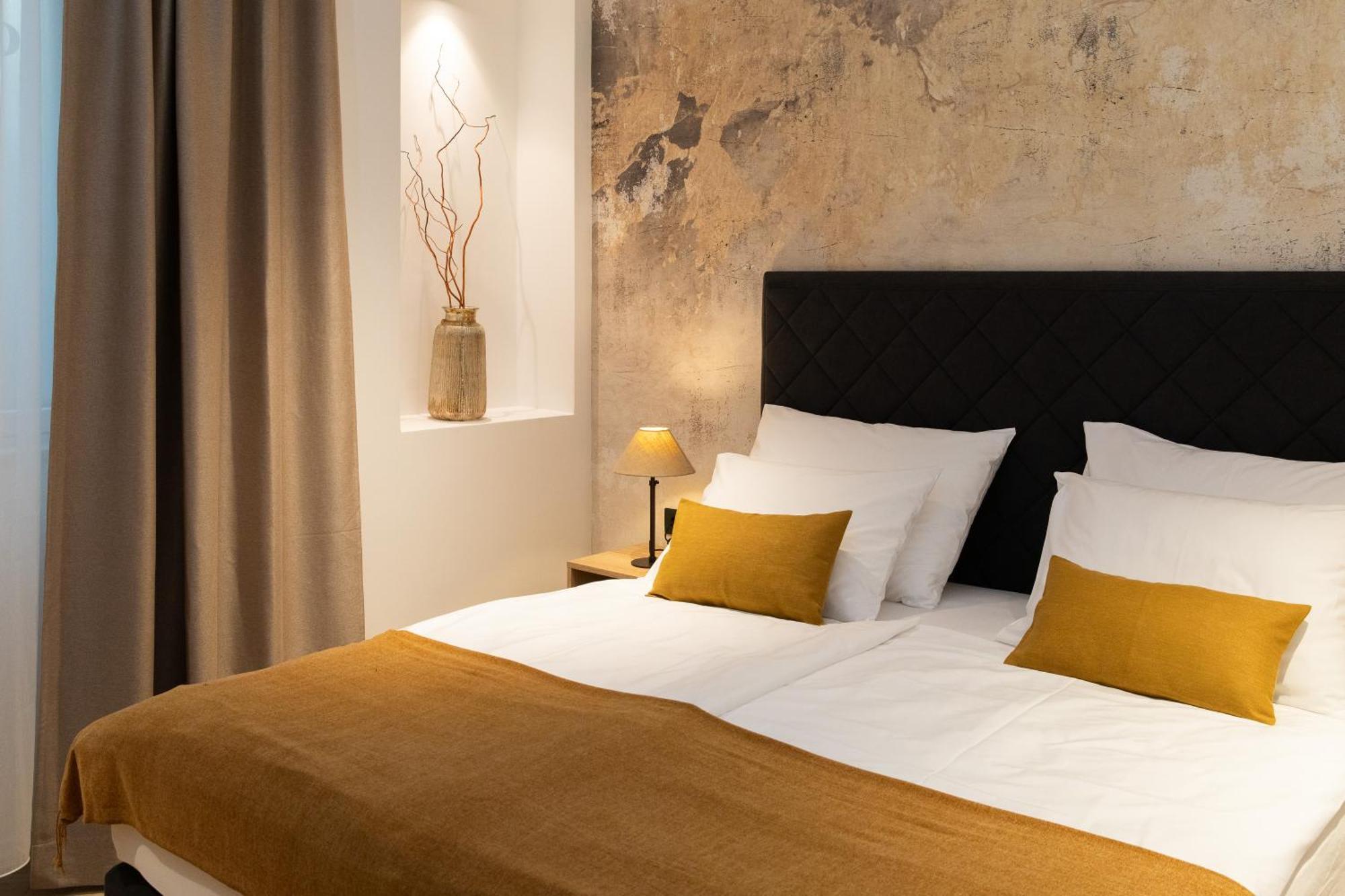 Grand Pearl Luxury Retreat Apartment